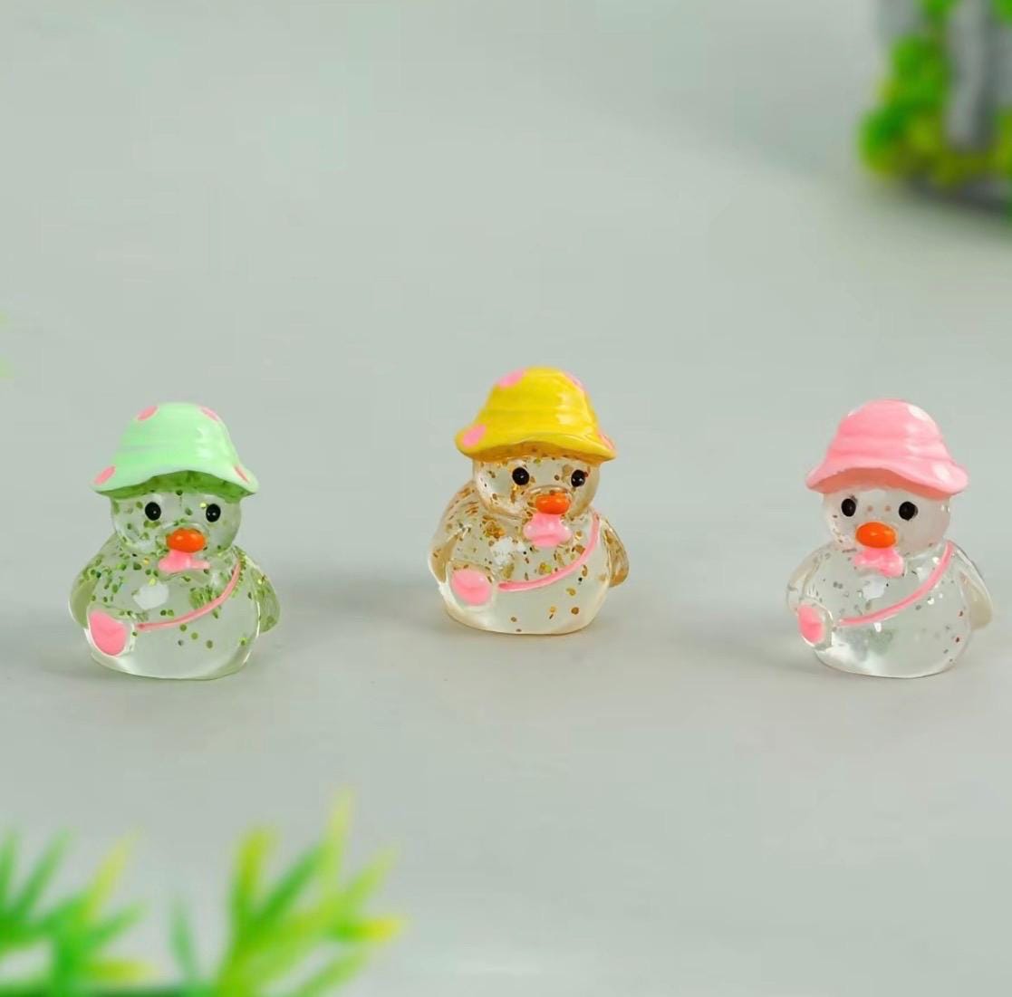 Mini Resin Ducks Glitter Polkadot Hat Duck Figurines Set of 8 Cruise Ducks Jeep Ducks