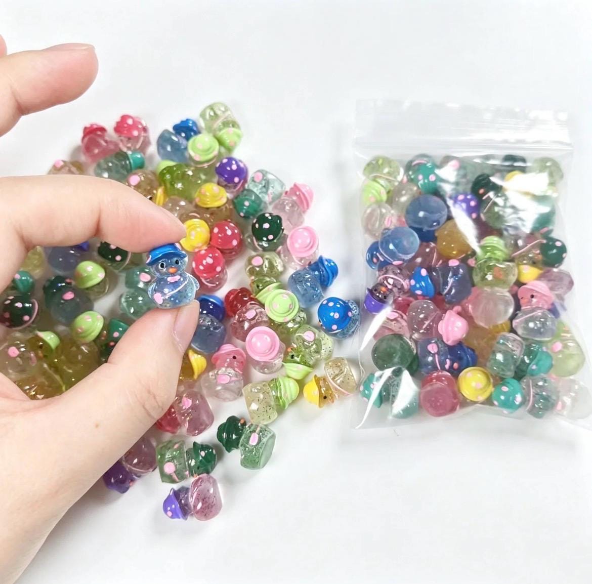 Mini Resin Ducks Glitter Polkadot Hat Duck Figurines Set of 8 Cruise Ducks Jeep Ducks