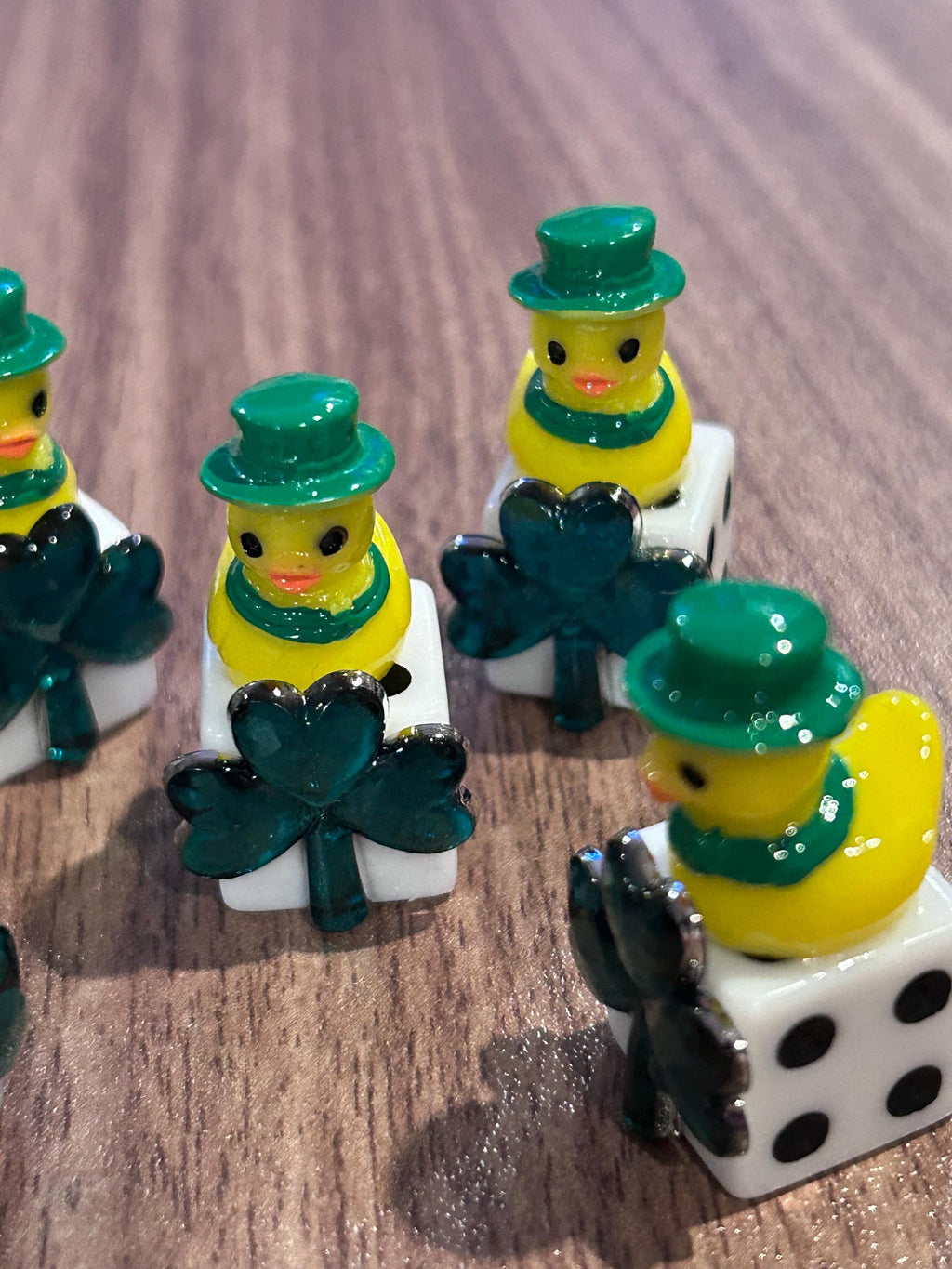 Mini Resin Lucky Duck Dice Set – Set of 6 Shamrock Ducks with Green Hats, St. Patrick’s Day Cruise Ducks, Jeep Ducks, Lucky Charm Decor