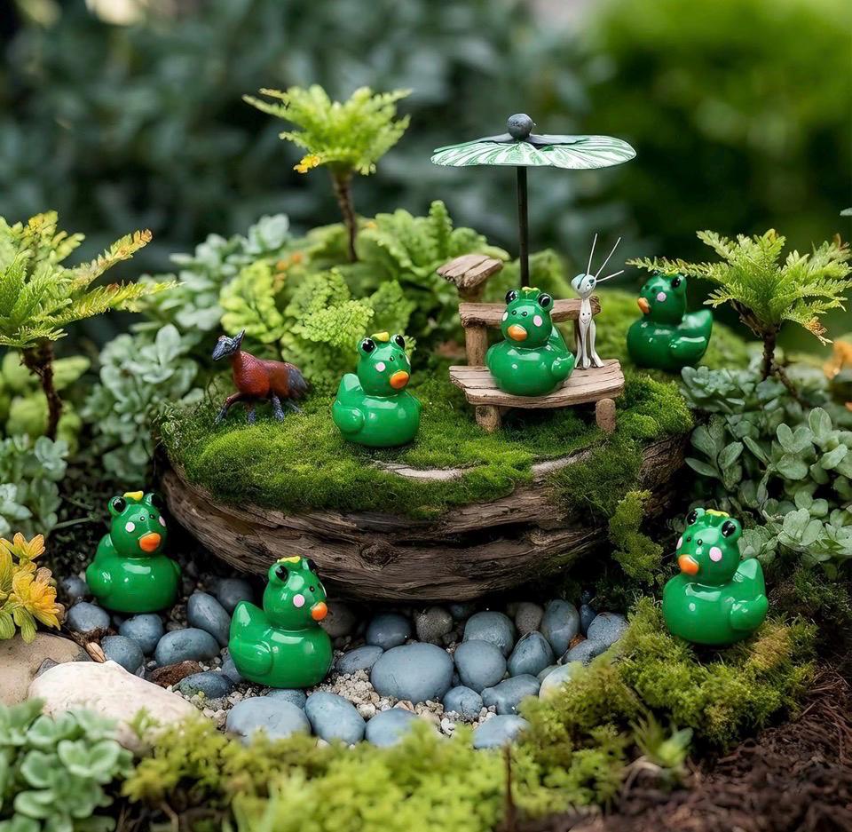Set of 5 Resin Frog Ducks, Miniature Fairy Garden Decor