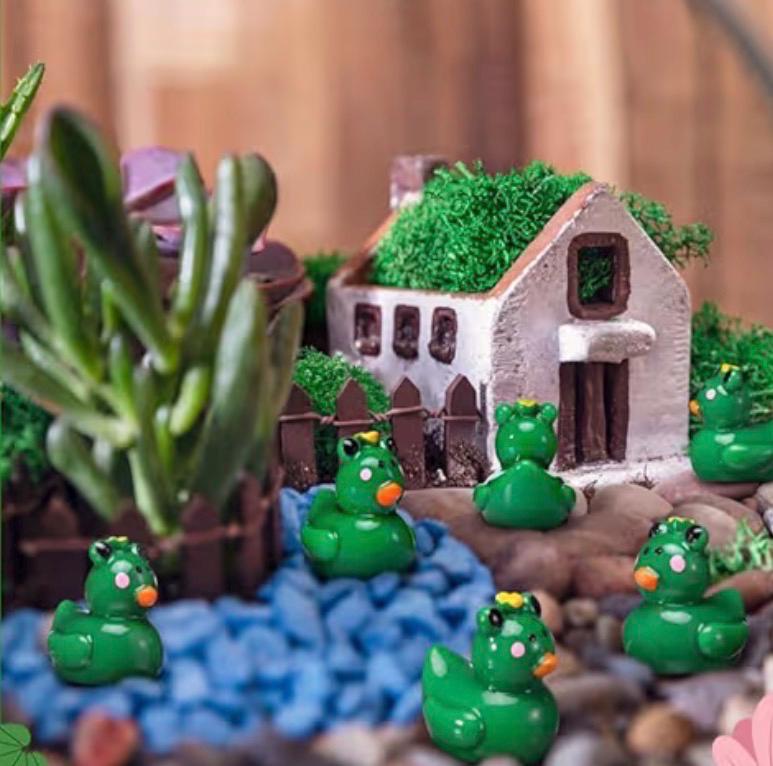 Set of 5 Resin Frog Ducks, Miniature Fairy Garden Decor
