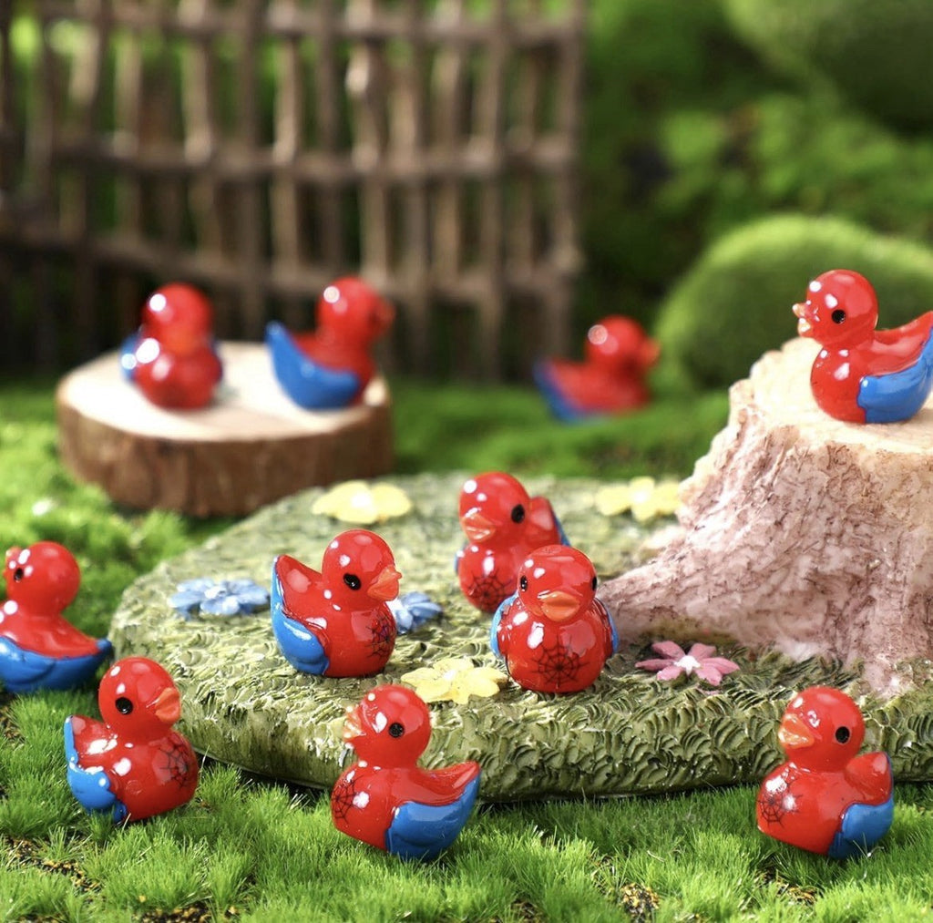 Mini Spider Hero Duck Set – 5pcs Red & Blue Resin Ducks, Jeep Ducks, Cruise Duck