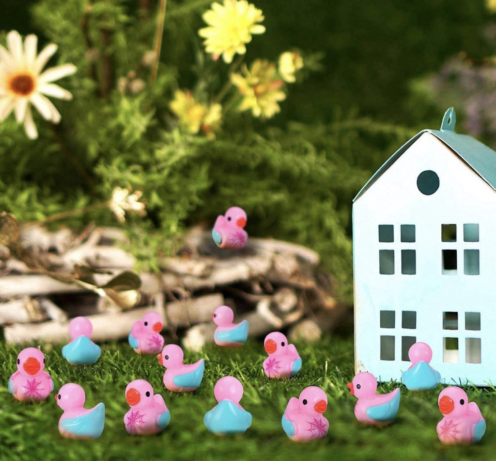 Mini Spider Woman Hero Duck Set – 5pcs Pink Resin Ducks, Jeep Ducks, Cruise Duck