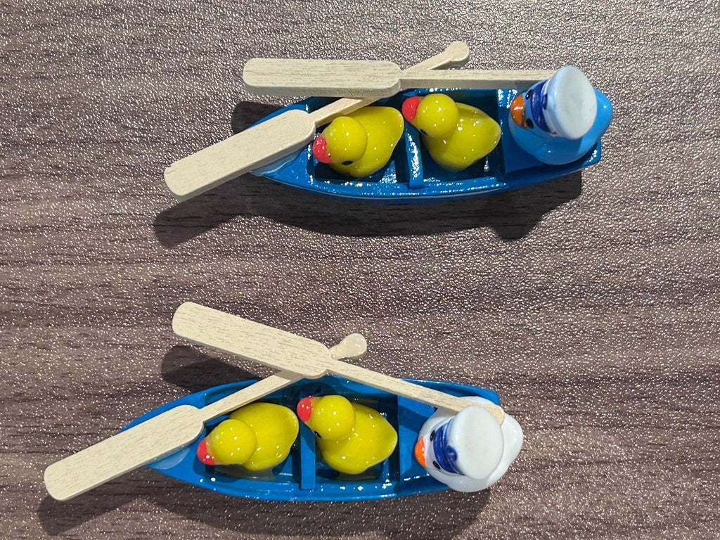 Mini Resin Duck Row Boat Set – Handmade Wooden Boat with Mini Duck Family, Cruise Duck Gift, Nautical Duck Decor, Jeep Duck Accessory, Cute