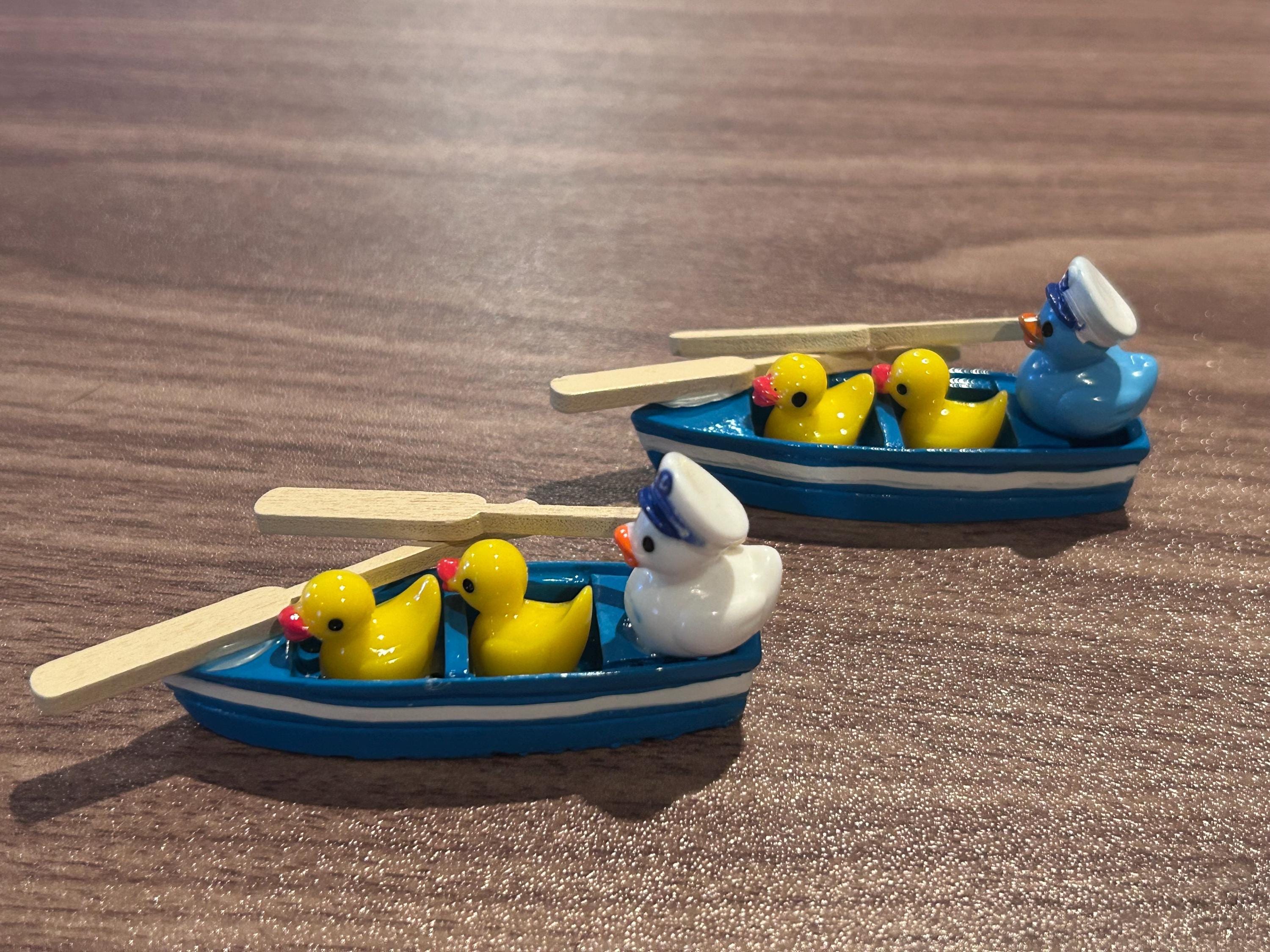 Mini resin duck row boat set – handmade wooden boat with mini duck family, cruise duck gift, nautical duck decor, Dashboard Display/Collecti